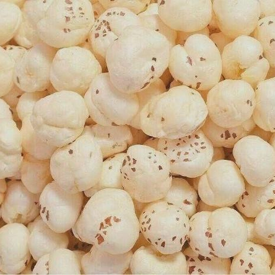 Close-up of white makhana pops